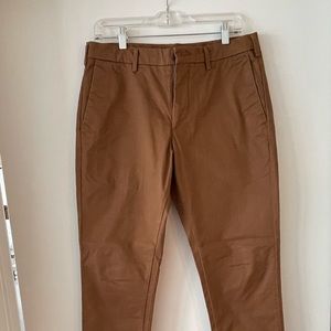 NWOT Uniqlo Men’s Khaki Pant 32x30 Chestnut Brown